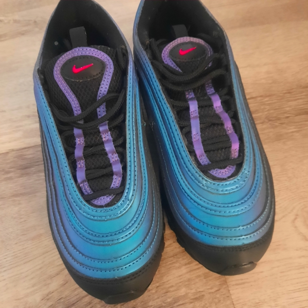 Nike Air Max 97 Throwback Future Shoes - Picture 3 of 7
